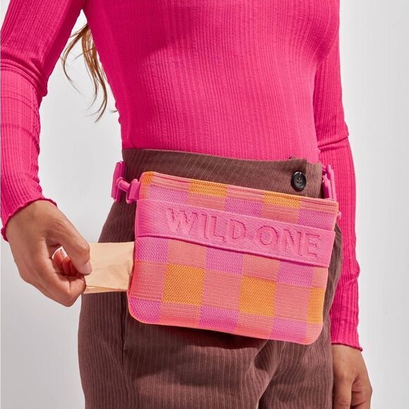 Isaac Mizrahi x Wild One Pink and Orange bag , Treat Pouch Recycled Knit - Picture 3 of 8